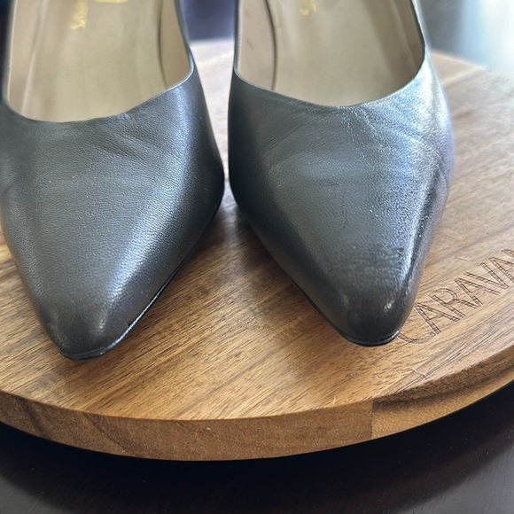 Grey slip on pumps - Picture 9 of 9